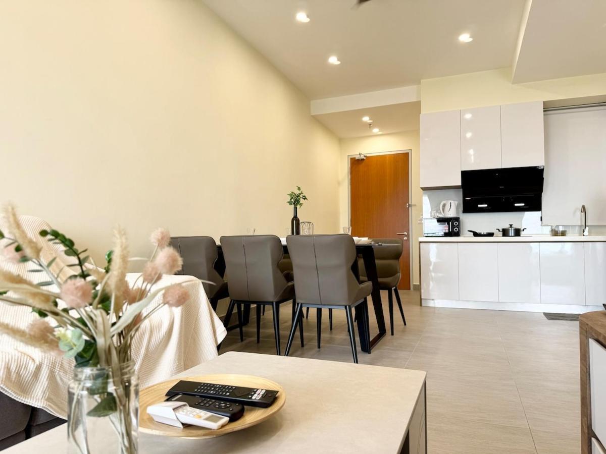 Elegant Urban Escape 3bdr By Moka