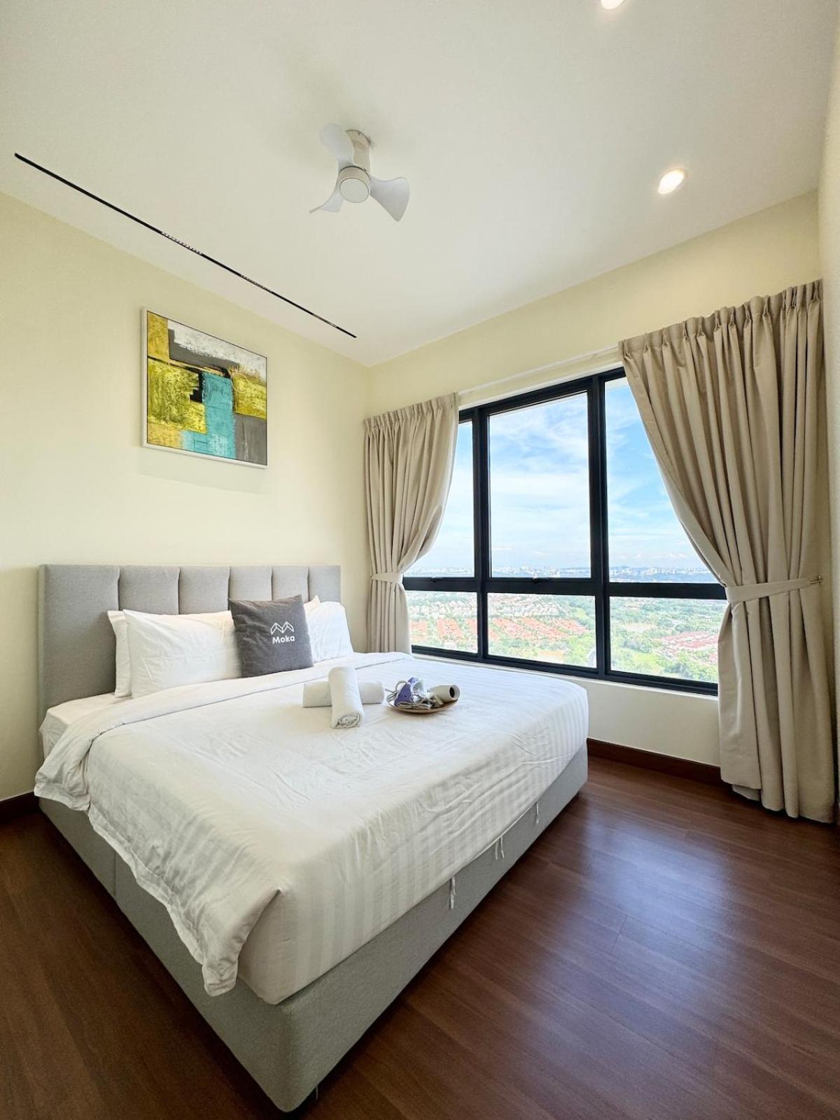 Elegant Urban Escape 3bdr By Moka *